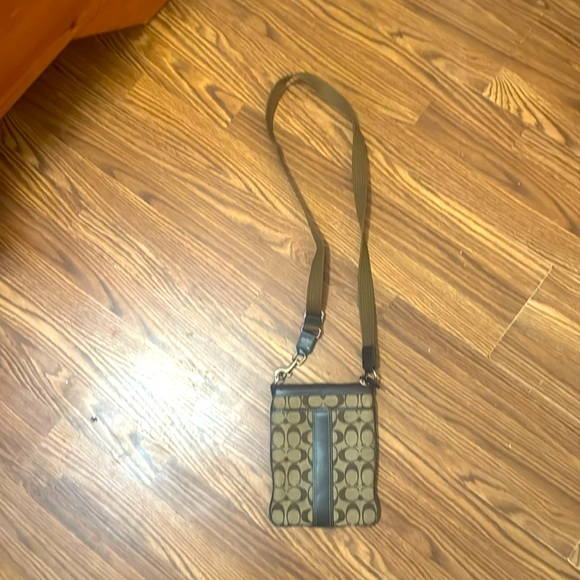 Coach crossbody - Picture 1 of 4